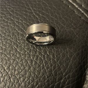 Jewlr Silver 7mm Tungsten Carbide Ring size 7